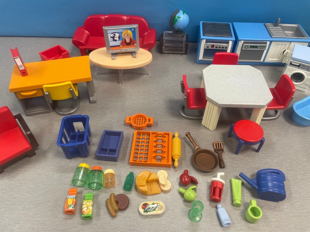 Playmobil Giocattoli: Playmobil Möbel Mix mit Kleinzubehör – Usato da Sirnach venduto da sagrotin 1