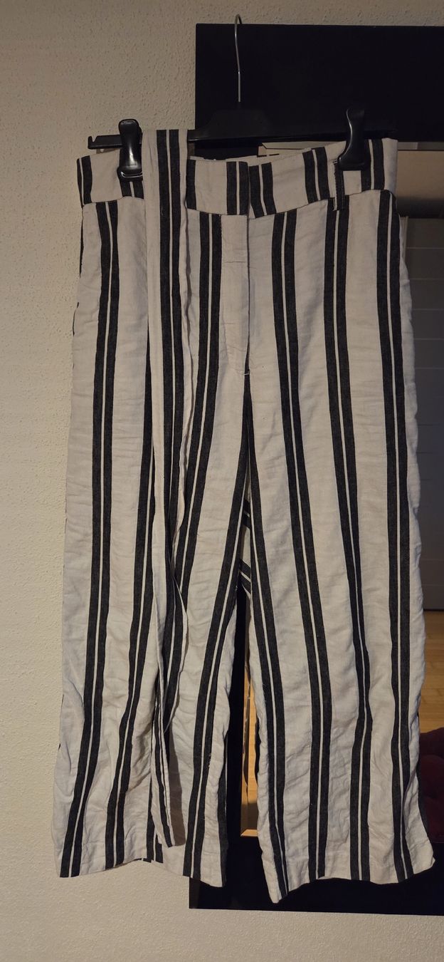 H&M Pantaloni: Leinenhose mit Gurt Paperbag Pants 38 – Usato da Horgen venduto da aiac0