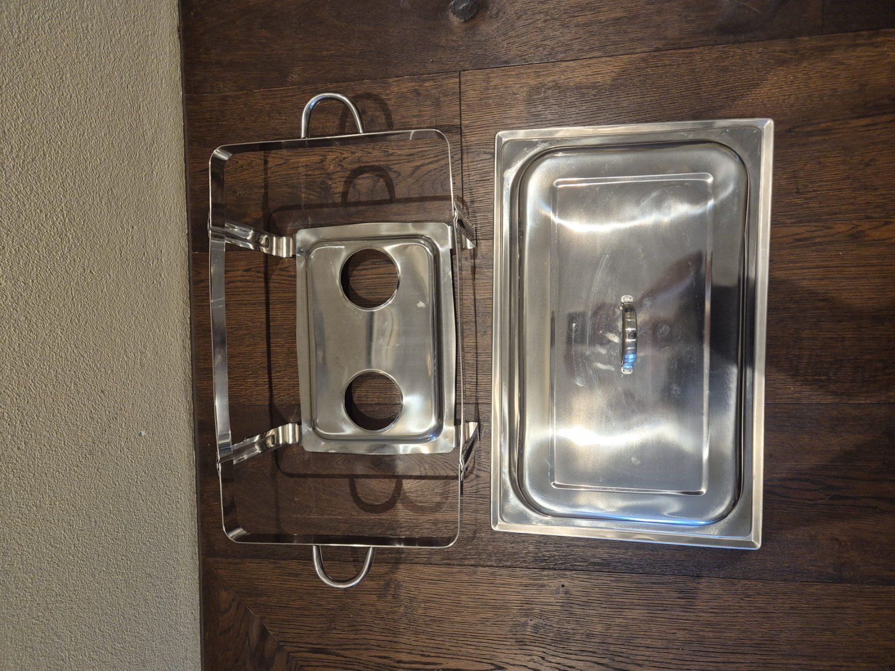 Elettrodomestici da cucina: Chafing Dish Edelstahl mit Deckel und Brennpastehalterung – Usato da Neerach venduto da Mshoe 1