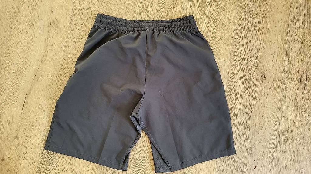 Adidas Hosen: Short gris Adidas S comme neuf – Gebraucht aus Trélex von emm_rz7g 1