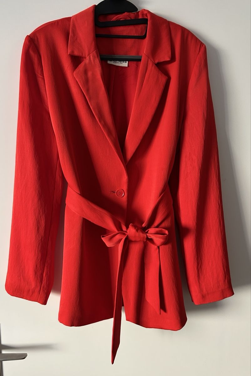 Giacche: Satin Blazer mit Gürtel, Grösse S, Neu – Nuovo (secondo la descrizione) da Spiez venduto da gerybe