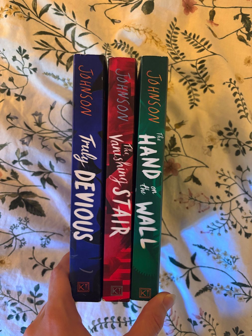 Libri: Truly Devious Trilogy – Usato da Ollon VD venduto da ana_r595 1