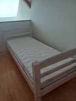Holzbett mit Matratze weiss 90x200cm in sehr gutem Zustand