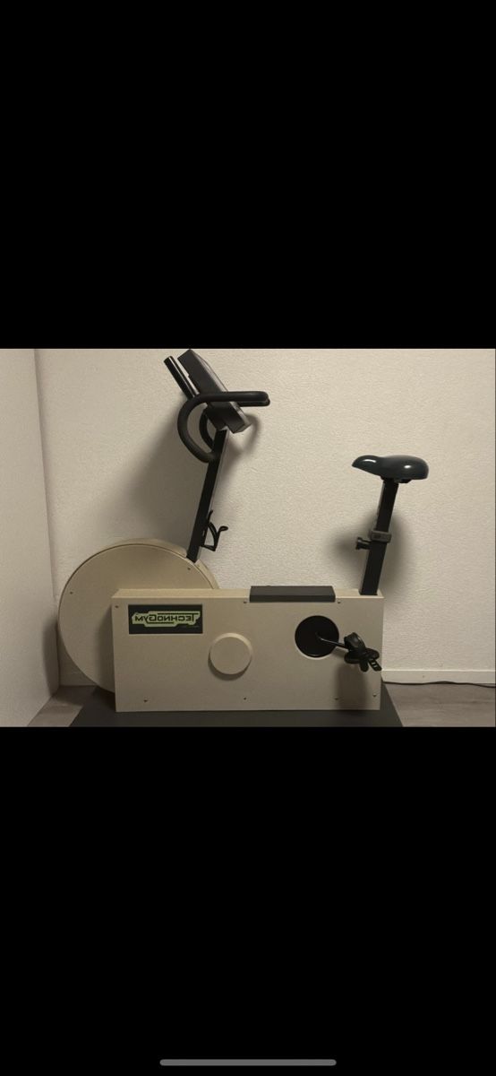 Technogym Hometrainer: Vélo d’appartement Technogym – Usato da Ins venduto da fuchsy14 2