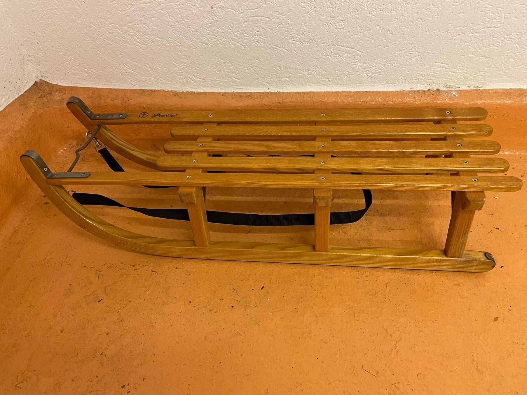 Slitta: Klassischer Davoser Schlitten aus Holz – Usato da Zürich venduto da Bruuushh