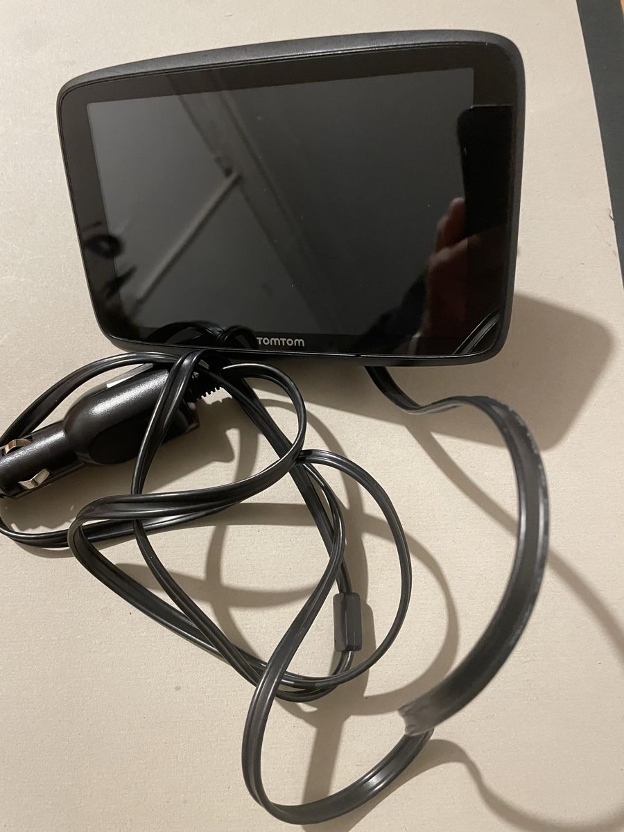 Tomtom Navigationsgeräte: TomTom Navigationsgerat mit Halterung und Ladekabel – Gebraucht aus Zollikofen von zollo2 2