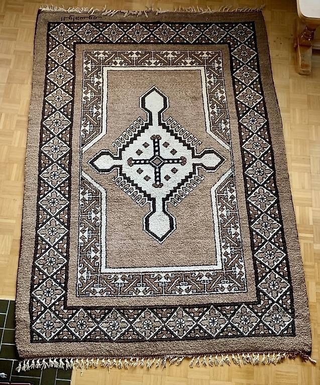 Teppiche: Handgeknüpfter Teppich – Gebraucht aus Konolfingen von Simon.Roth