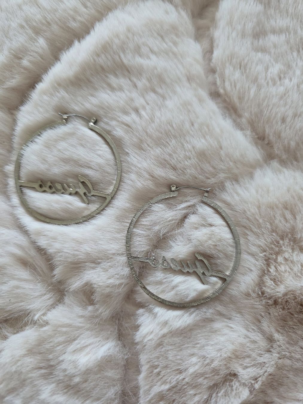 Guess Boucles d'oreille: Guess Creolen mit Strass, Silber Ohrringe – D'occasion à Eggenwil par Schramy 3