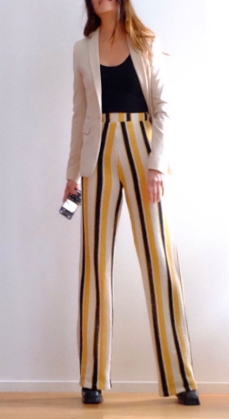 Zara Pantaloni: ZARA Crochet Hose - neu - – Nuovo (secondo la descrizione) da Jona venduto da vanessasupermarket20