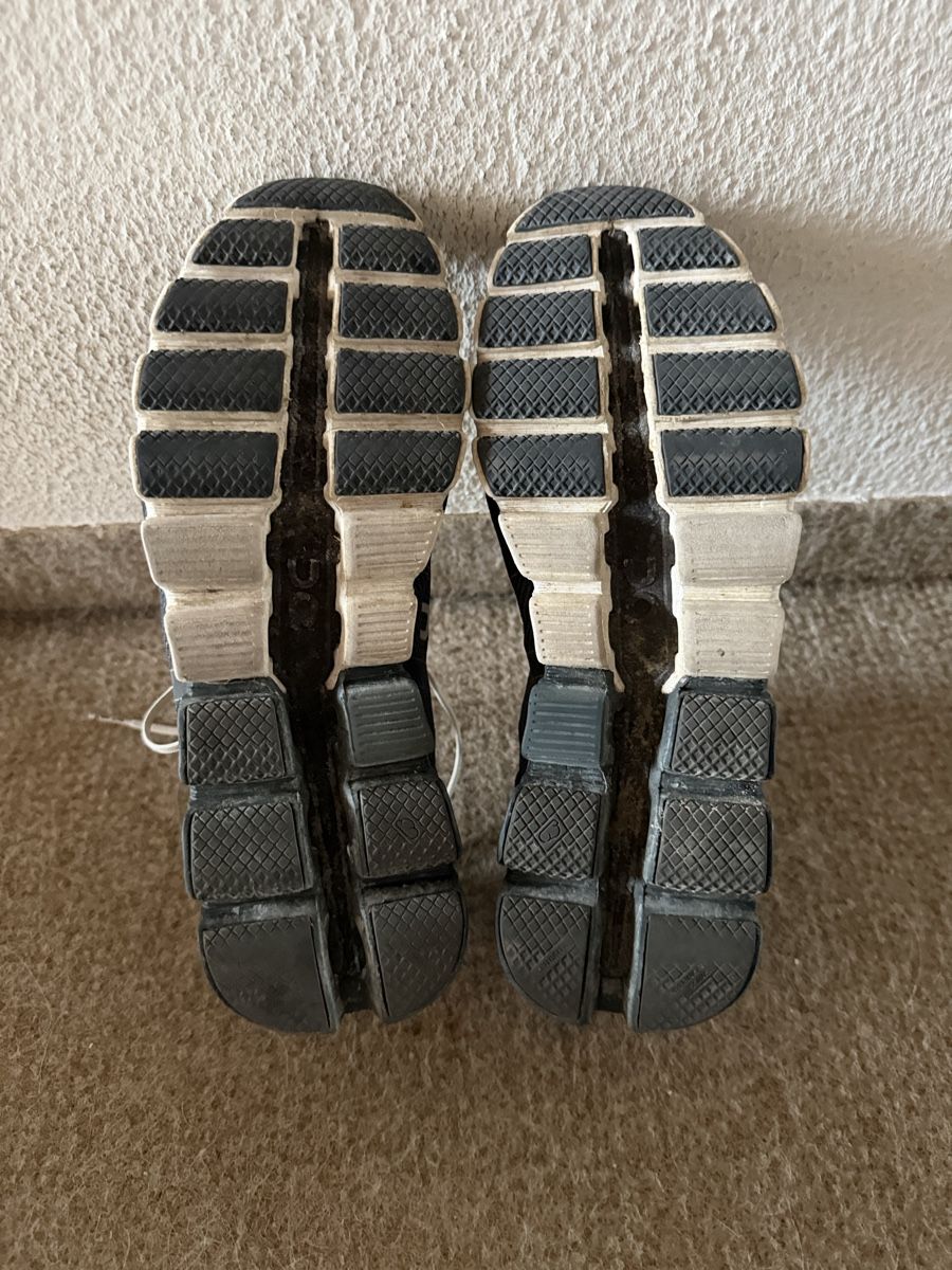 On Scarpe da donna: ON Cloudflow W - Neutral-Laufschuh - Damen, 40 – Usato da Niederglatt ZH venduto da lisaandrea.k 1