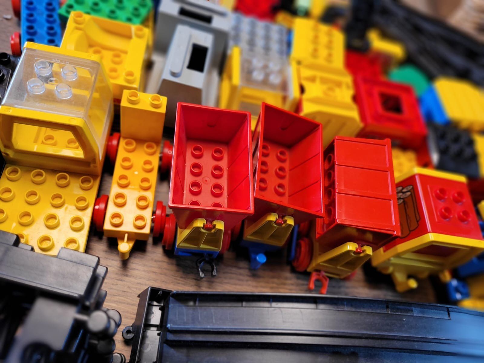 Lego Spielzeuge: LEGO DUPLO Eisenbahn Set – Gebraucht aus Sonceboz-Sombeval von ter_9rc5 8