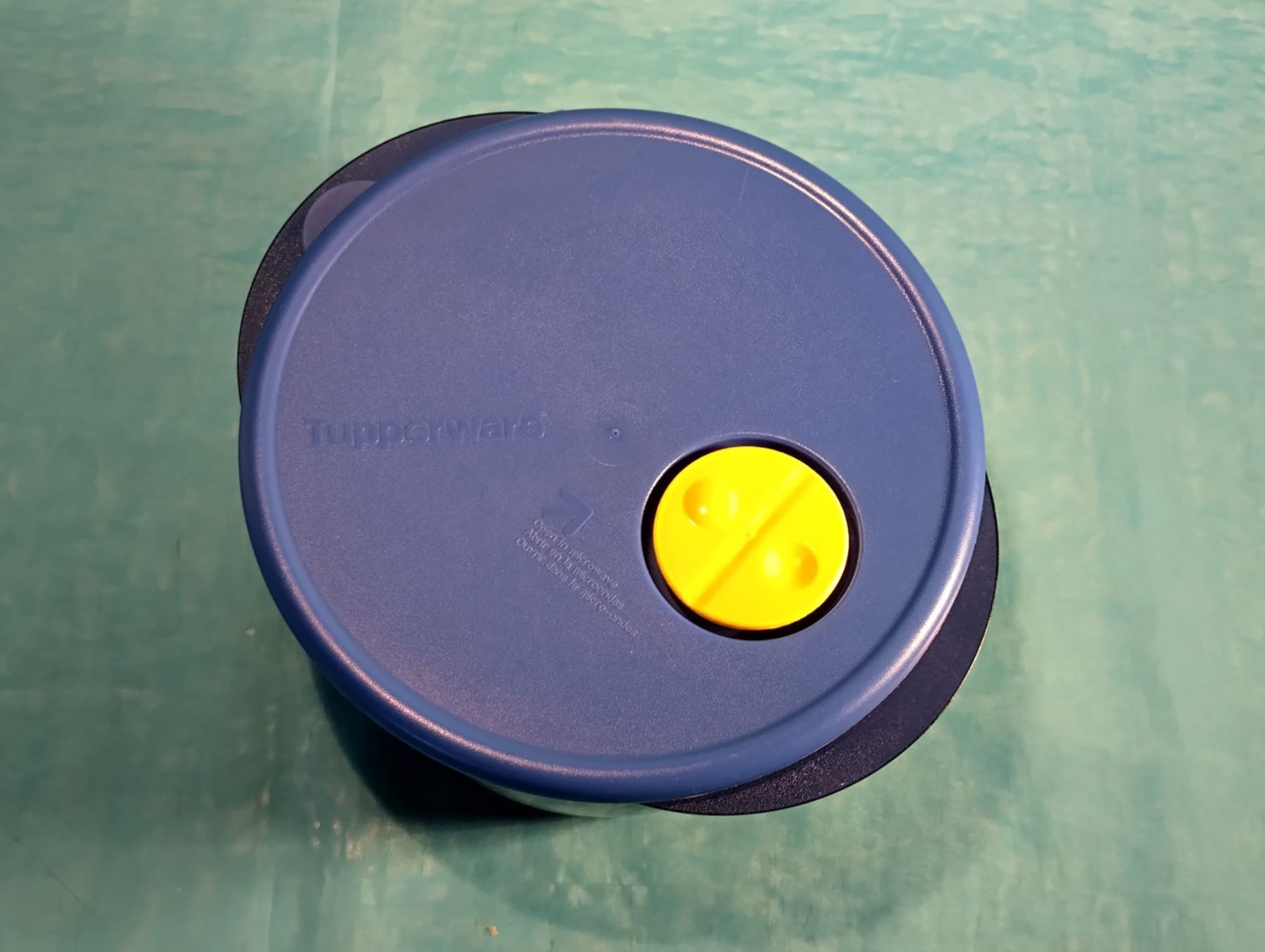 Tupperware Contenitori & Simili: Tupperware Warm up, Mikrowelle, 2L – Usato da Bellach venduto da JingleCherry 1