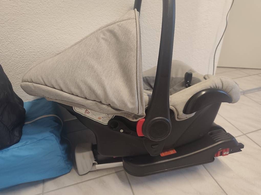 Seggiolini per auto: MaxiCosi – Usato da Sarmenstorf venduto da mir_mrk7