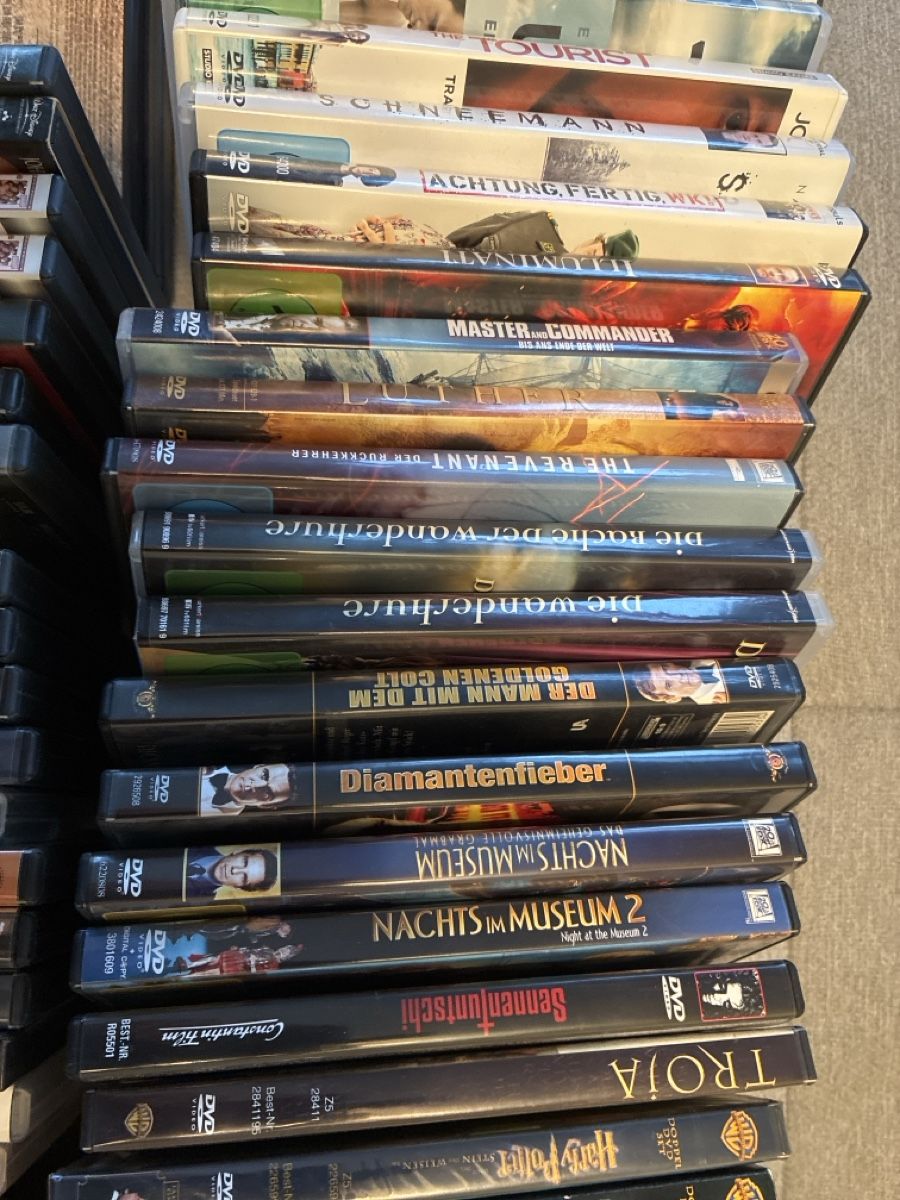Tutti i DVDs: DVD-Sammlung (ca. 80 Stück) – Usato da Oftringen venduto da westman 3
