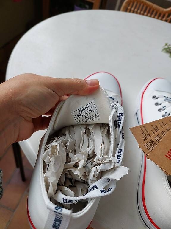 Damenschuhe: Stilvolle neue Sneakers Größe 41 – Gebraucht aus Bern von Huha1 3