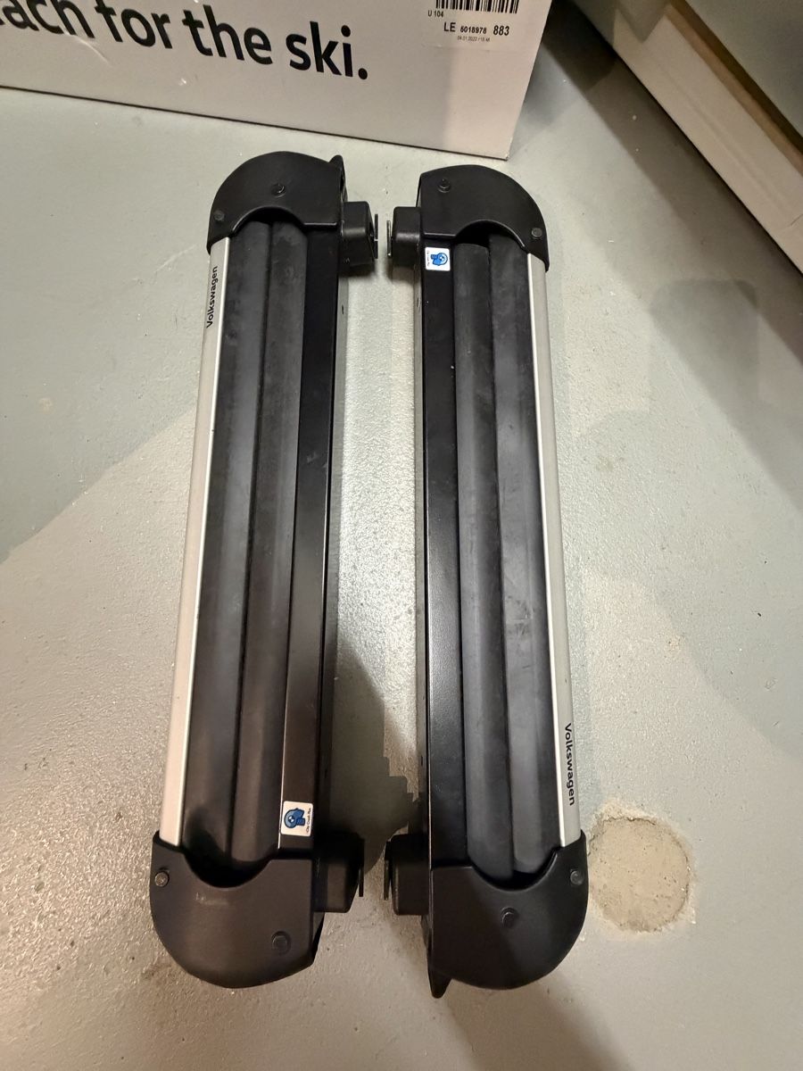Volkswagen Tutti pezzi di ricambio auto: Volkswagen Ski and Snowboard Carrier Basic 4 skis – Usato da Wädenswil venduto da ial_cyz2 2