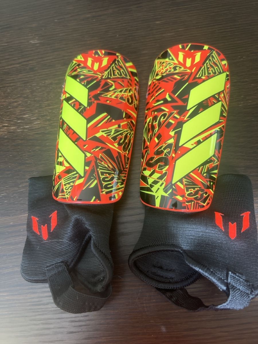 Schutz & Schoner: Messi Schienbeinschoner  – Gebraucht aus Bülach von man_mns6