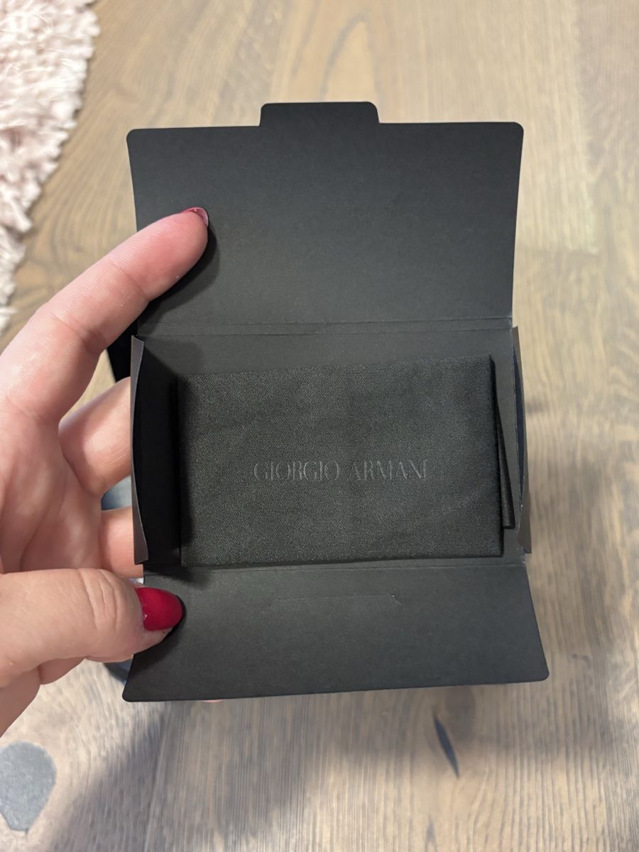 Autres vêtements & accessoires: Armani Brillenetui – Neuf (Voir description) à Wetzikon ZH par Deba26 2
