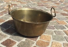 Dekorativer Uebertopf aus Messing