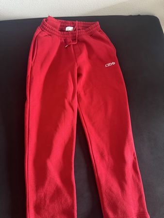 Cusbclo Tracksuit Rot – Hoodie & Jogginghose – sehr guter Zu