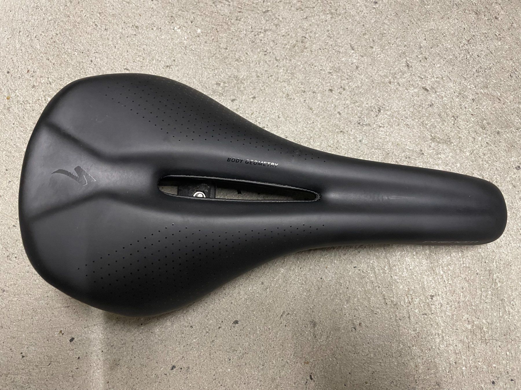 Specialized Ersatzteile: Specialized Phenom (Body Geometry) Velosattel – Gebraucht aus Volketswil von  1