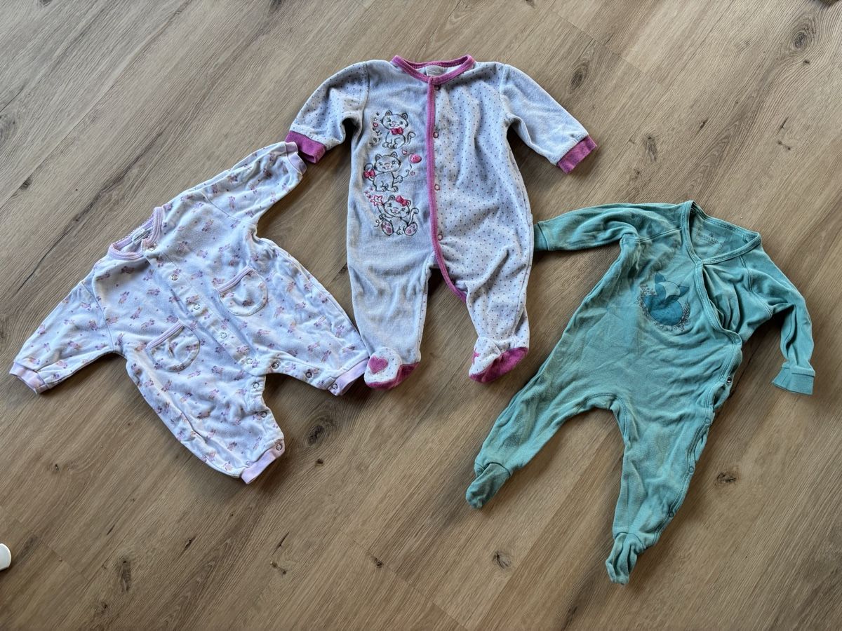 Pyjamas & Ähnliches: 3 Baby-Pyjamas, Strampler, Grösse 62 – Gebraucht aus Altnau von Al_Me