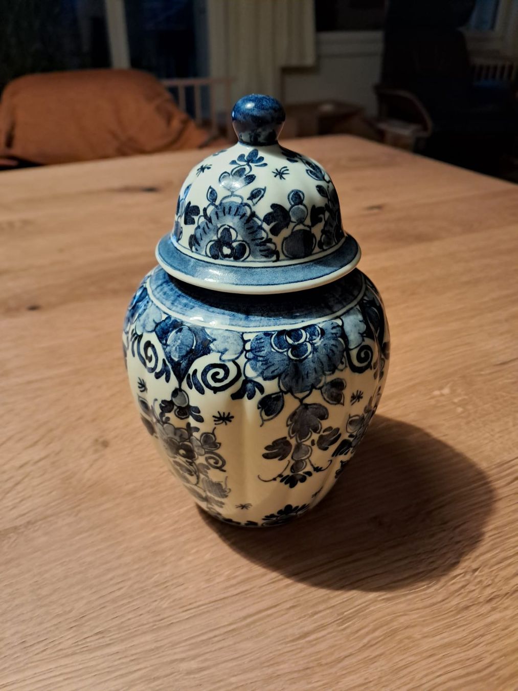 Vasi & Recipienti: Fayence Deckelvase aus Delft – Usato da Emmetten venduto da schiiiff
