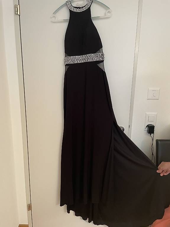 Vestiti: Schwarzes Kleid Gr 36 – Usato da Uetikon am See venduto da CarlosN01