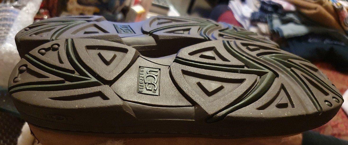 Ugg Damenschuhe: UGG Warme Stiefel, Grösse: 38 – Gebraucht aus Unterentfelden von LookoutMt 7