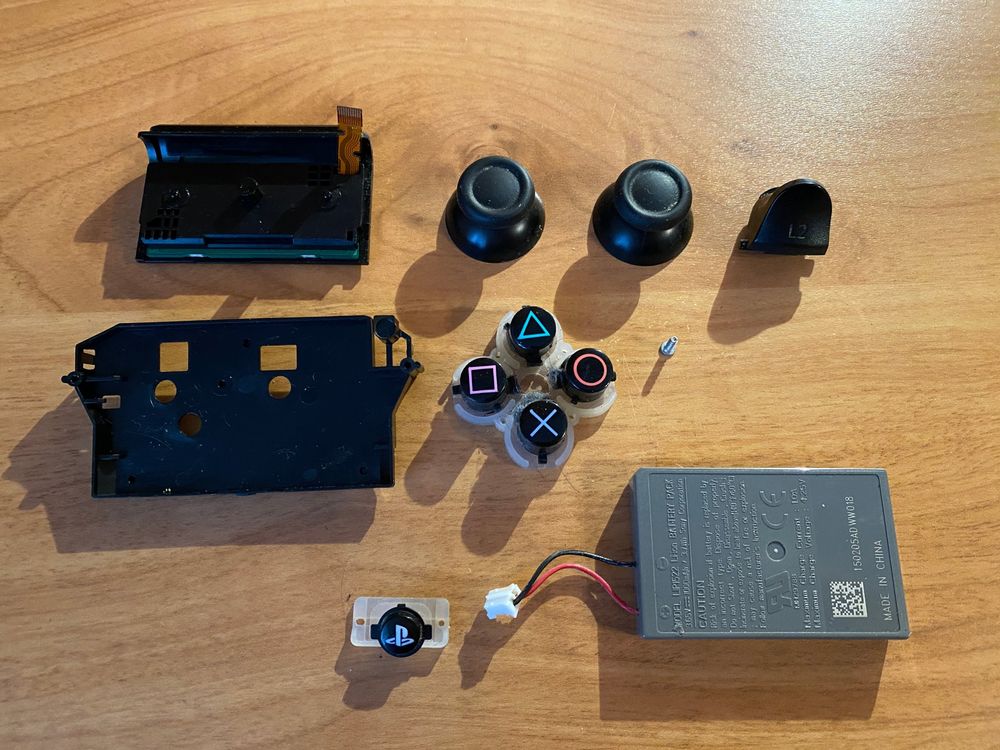 Original Batterie + Ersatzteile für PS4 DualShock Controller Kaufen auf Ricardo
