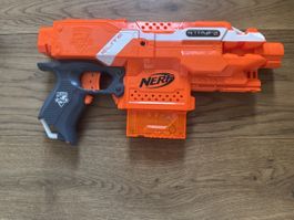 Nerf N-Strike Elite Stryfe Blaster mit Magazin orange