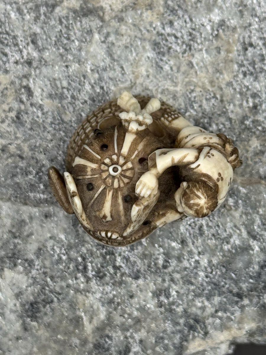 Statuette: Netsuke  – enfant avec kabuto – Usato da Fiez venduto da Kirafinds 5