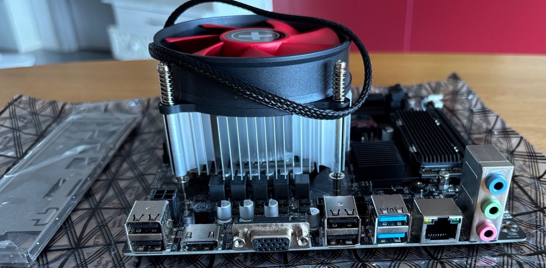 Cartes mère: Carte mère + Intel Core i5-8500T / 6 Cores   Bundle – D'occasion à Marin-Epagnier par 221966 1
