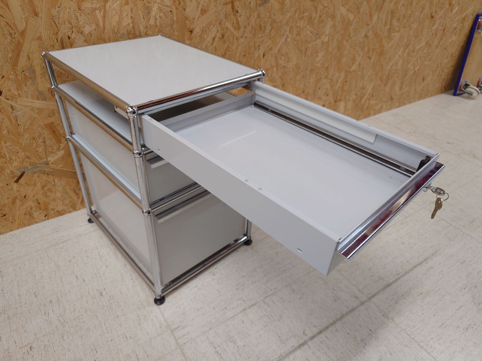 Contenitori edile: USM Haller Korpus abschliessbar – Usato da St. Gallen venduto da Second-Life 4