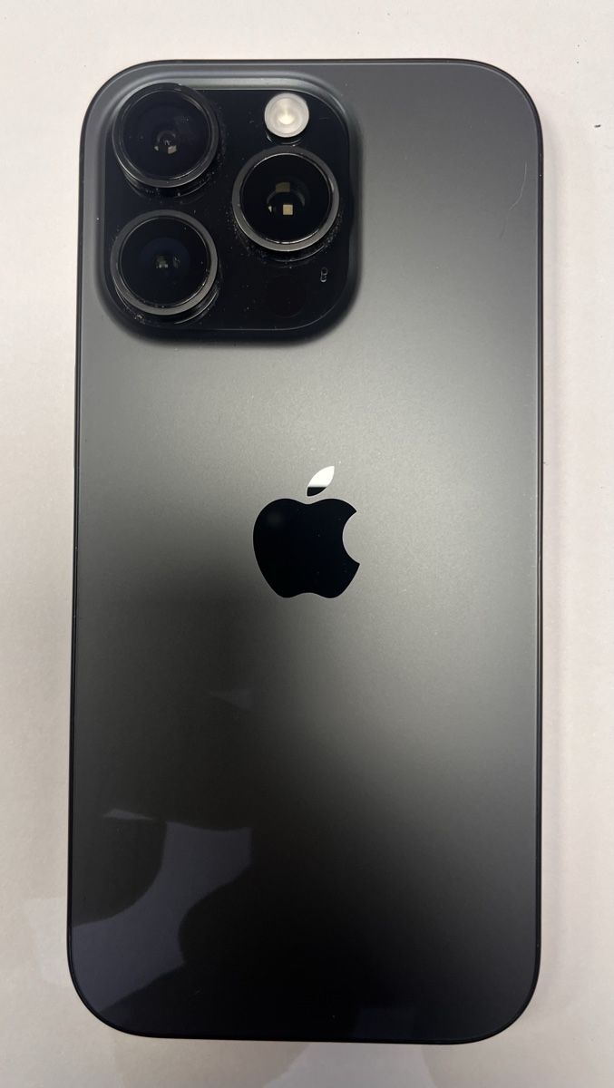 Apple Portables: Iphone 16pro – Défectueux à Schmidrüti par Runaswelt