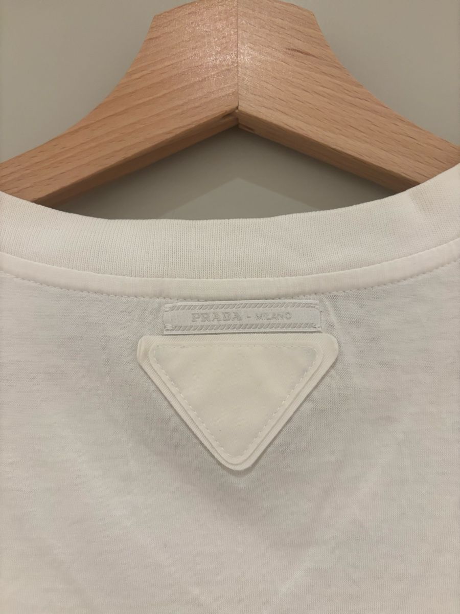 Prada T-Shirts: PRADA V-Neck Cotton Tee 3-Pack – Gebraucht aus Zürich von jdr_n76f 2