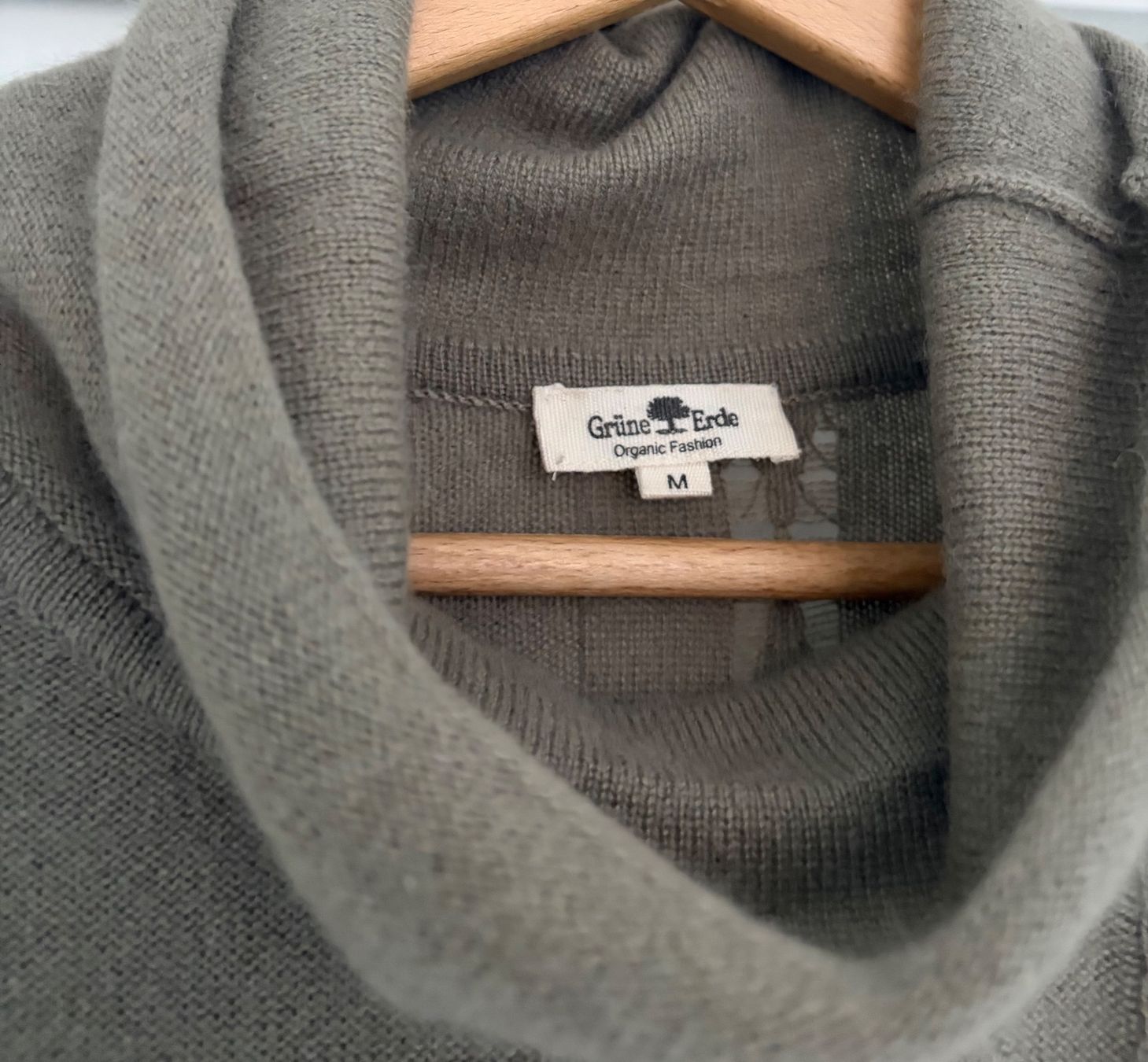 Maglioni & Felpe: Grüne Erde Kaschmir Longpullover / Kleid Gr.38 – Usato da Unterägeri venduto da Jutka_04 1