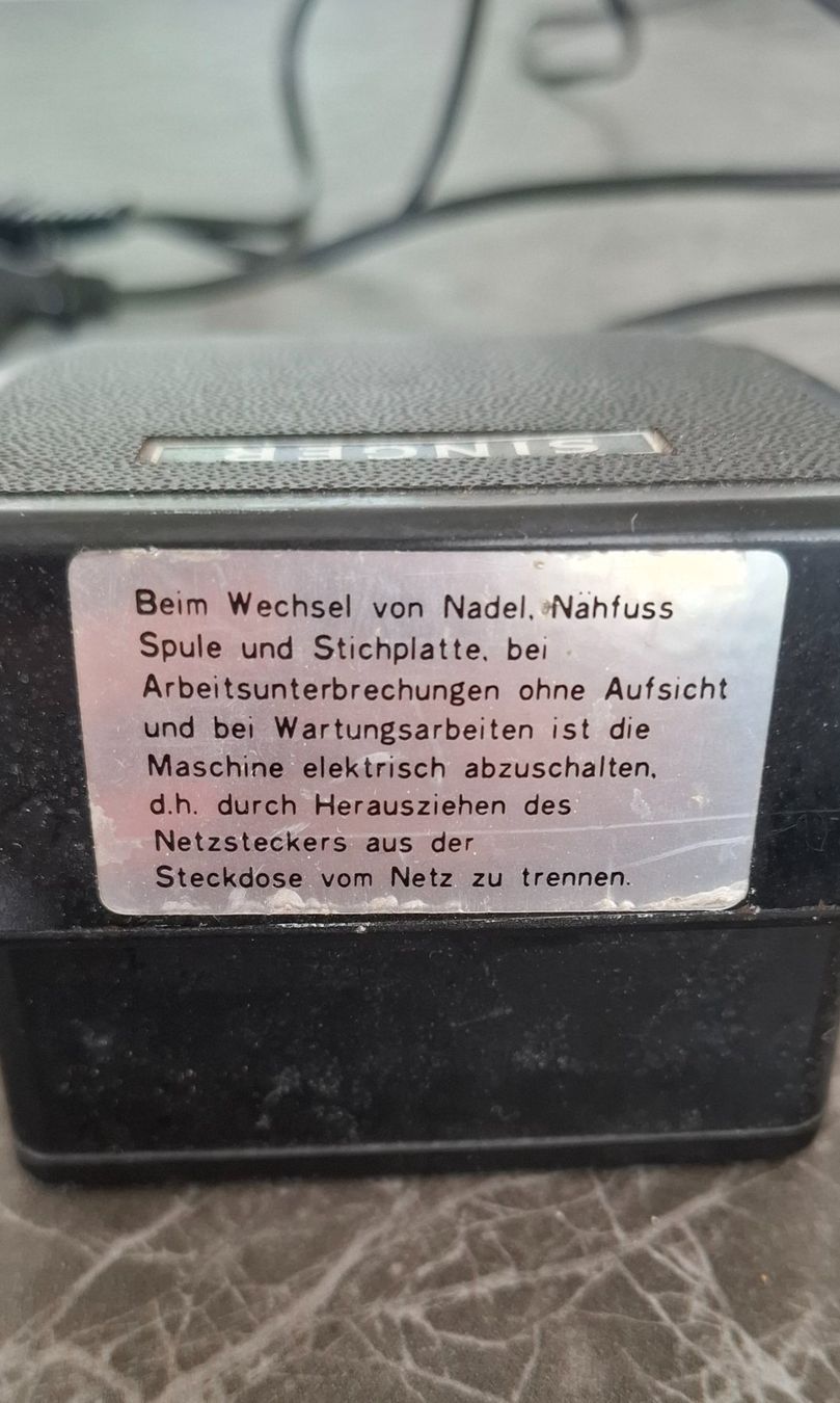 Singer Macchine da cucire: Singer Overlockmaschine – Usato da Hausen am Albis venduto da ann_2kkx 8