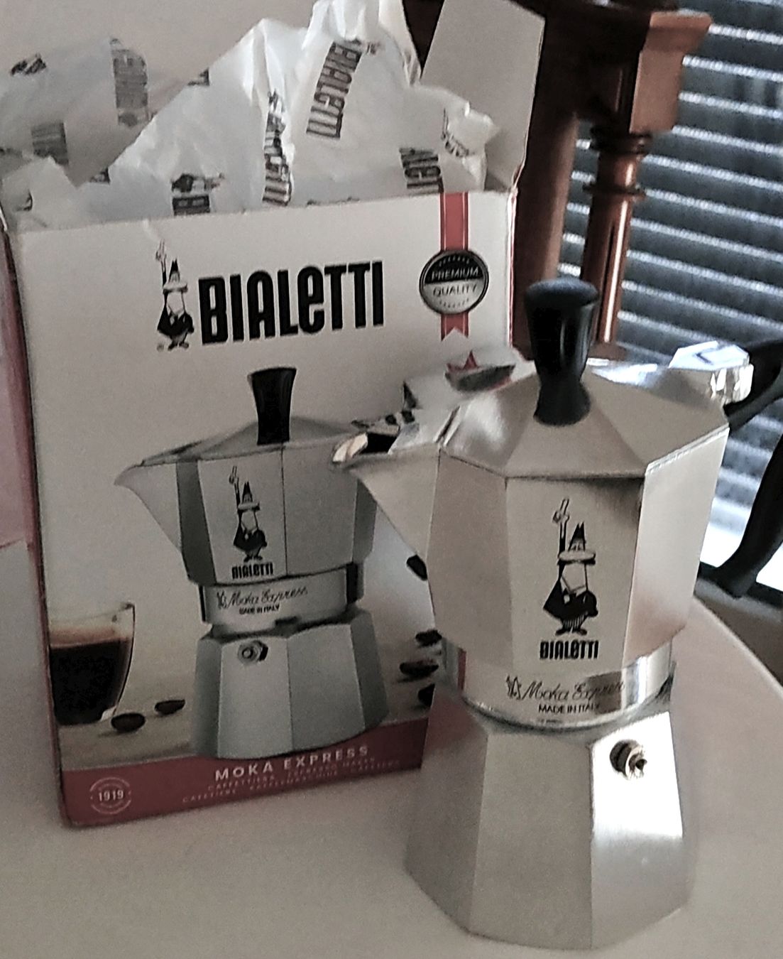 Bialetti Macchine per caffè & Macchine per espresso: Cafetiere Bialetti moka express neuve – Nuovo e nell'imballaggio originale da Biel/Bienne venduto da notfun