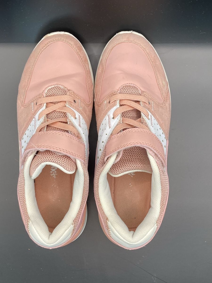 Schuhe für Mädchen: Rosa Mädchen Turnschuhe, Grösse 34. bi – Gebraucht aus Hindelbank von 1374 1