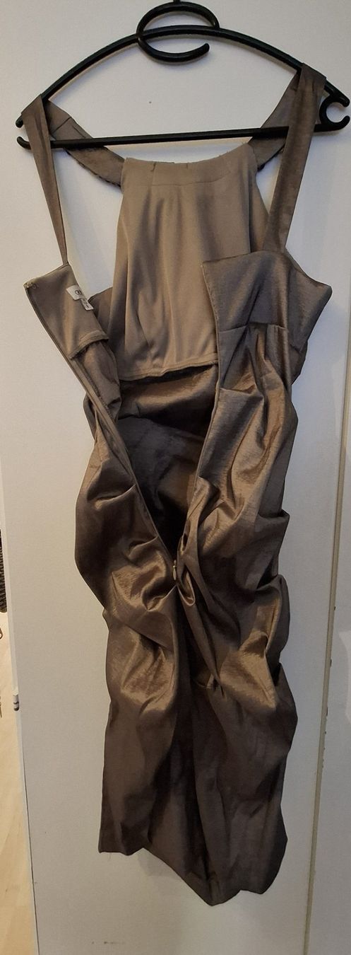 Robes: Kleid caché Grösse 8 (EU 38) – D'occasion à Konolfingen par sko_r5yd 2