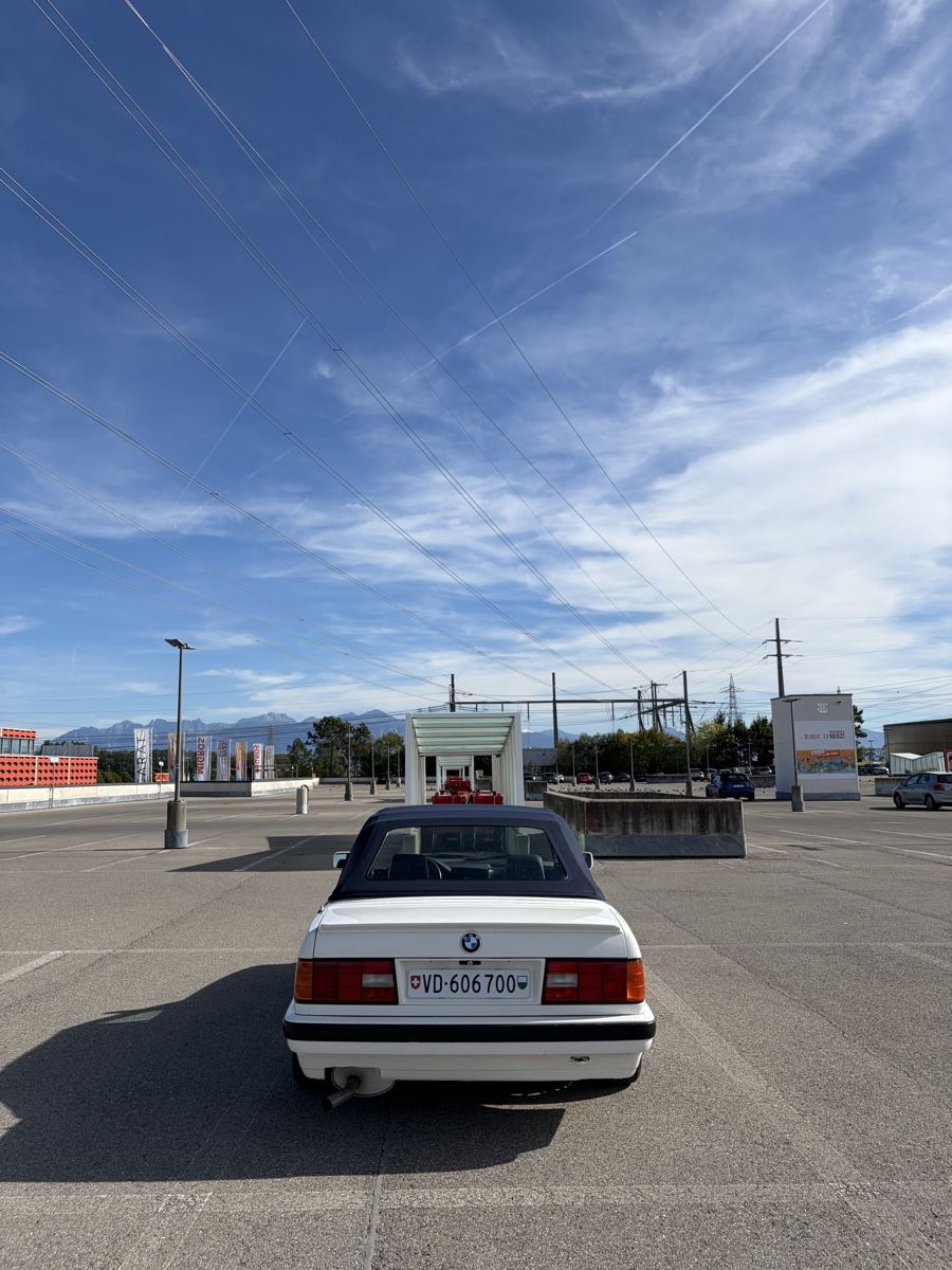 BMW Automobili: BMW E30 318i cabriolet expertisés à jour – Usato da Romanel-s-Lausanne venduto da Pidrroou 9