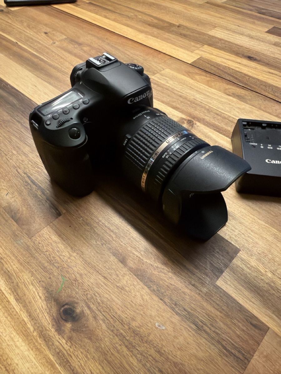 Canon Appareil photo: Canon EOS 60D mit 18x270 Tamron Objektiv – D'occasion à Giswil par Aleallin9