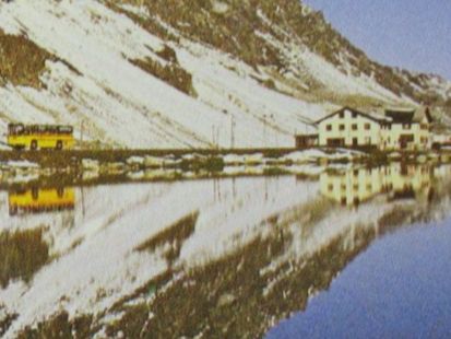 Cartoline postali: Flüelapass , Postauto , Restaurant  1989 – Usato da Grenchen venduto da Bluemchen1900