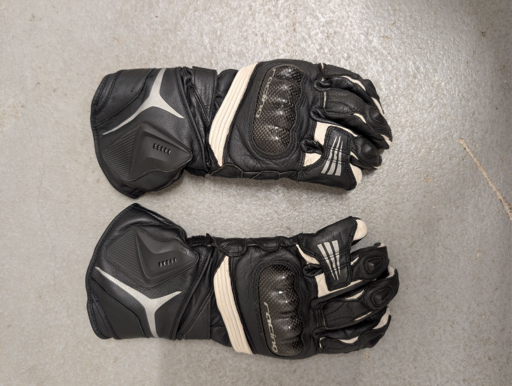 Dainese Guanti & manicotti: Motorradhandschuhe mit Protektoren | gepflegt – Usato da Oetwil an der Limmat venduto da martigni