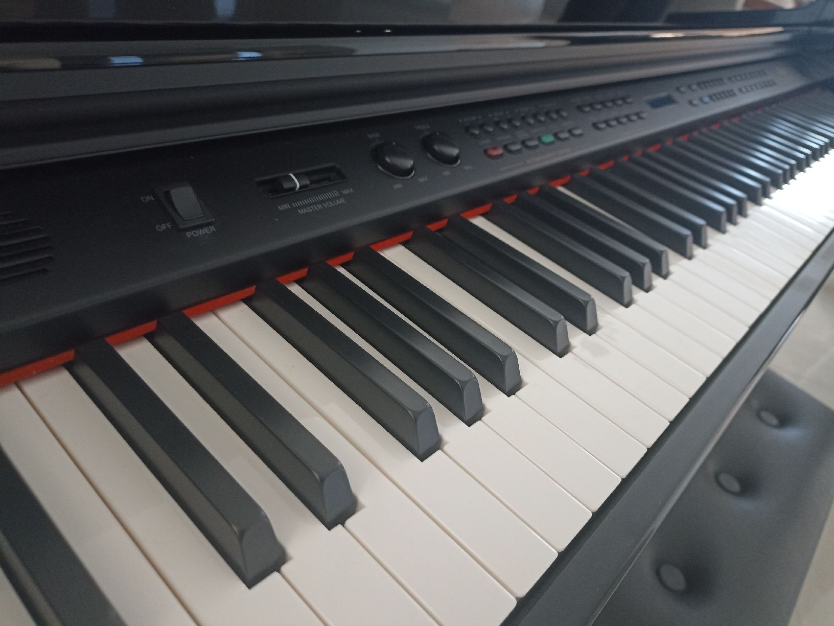 Strumenti musicali: Flügelklavier E-Piano – Usato da Tobel venduto da I.L 2