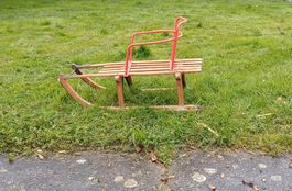 Luge mit Kindersitz kann abgenohmen werden