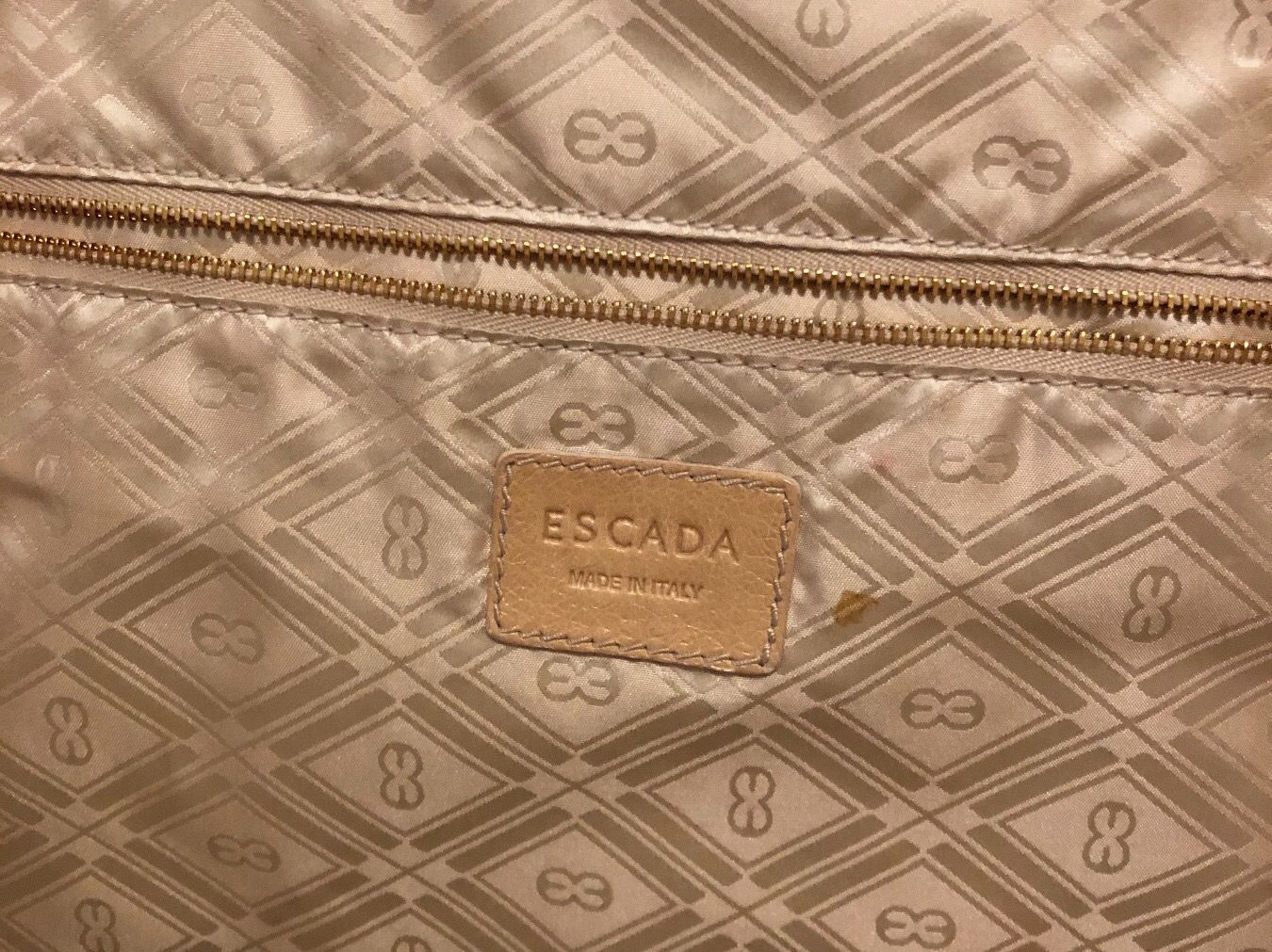 Escada Taschen für Damen: ESCADA LARGE BAG – Defekt aus Zürich von Yanches 9