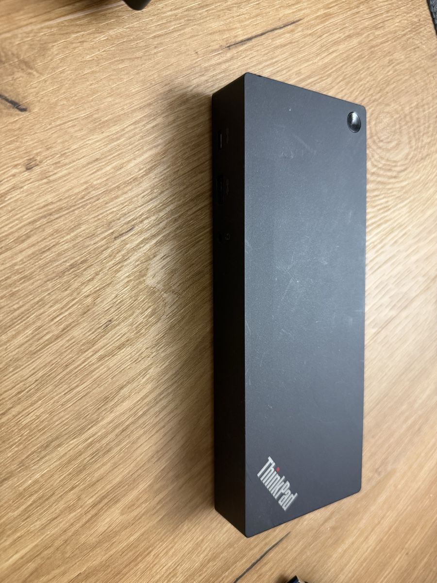 Lenovo Docking station: Lenovo ThinkPad Universal Docking Station 40AF 4K Plug and D – Usato da Aarau venduto da jes_z5w9 3