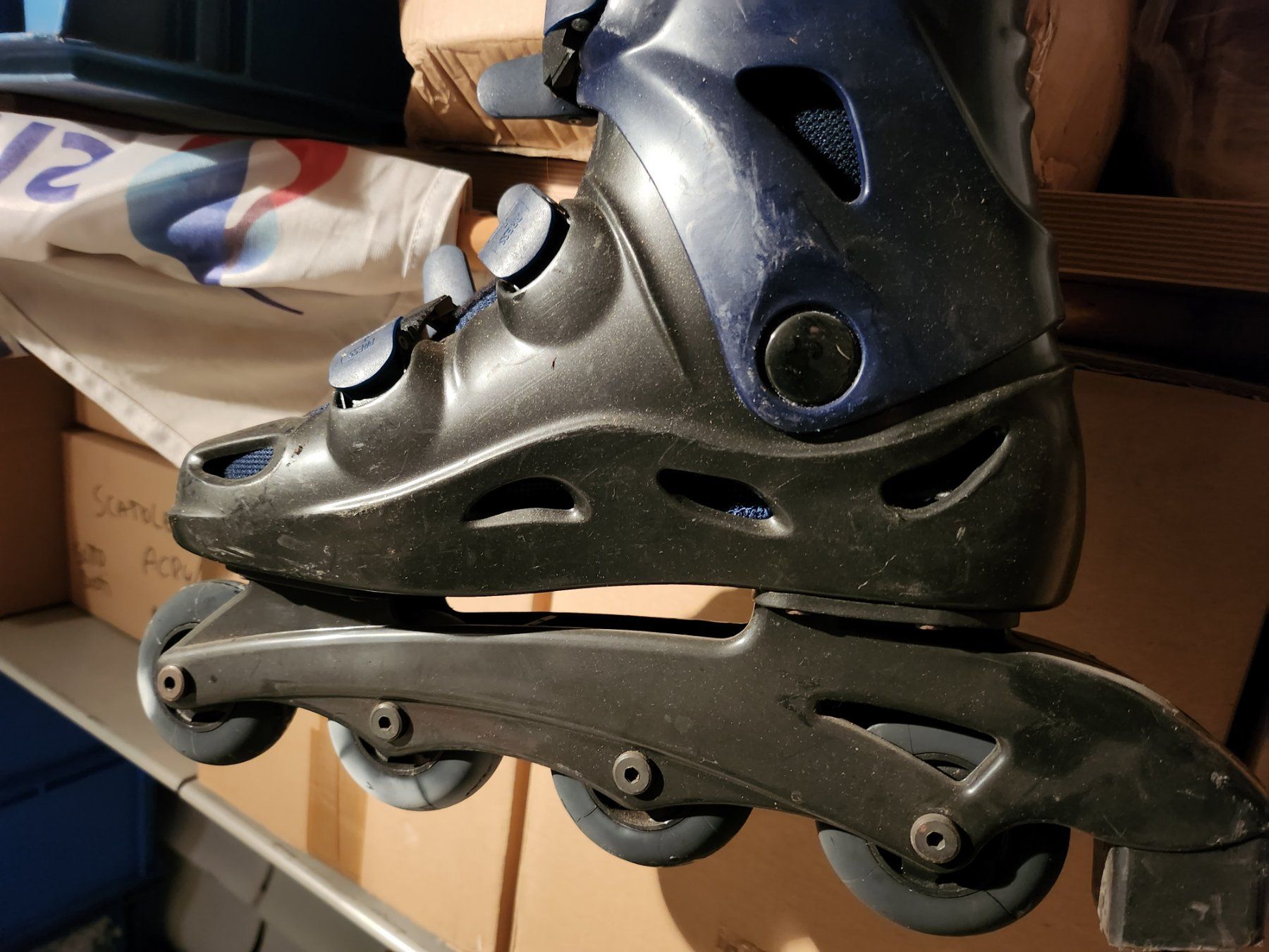 Pattini in linea & Pattini a rotelle: Skate World Rollerblades Blau, Grösse: 41 – Usato da Luzern venduto da Ma2020 1
